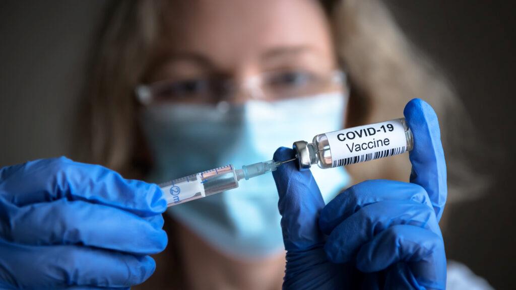 4. Doz Aşılar, Mevt Riskini Yüzde 54 Azaltıyor 