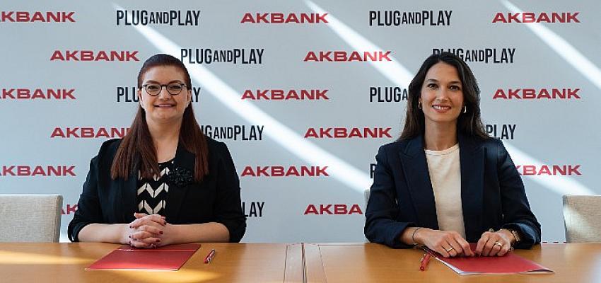 Akbank, Plug and Play Türkiye’nin birinci finansal partneri oldu