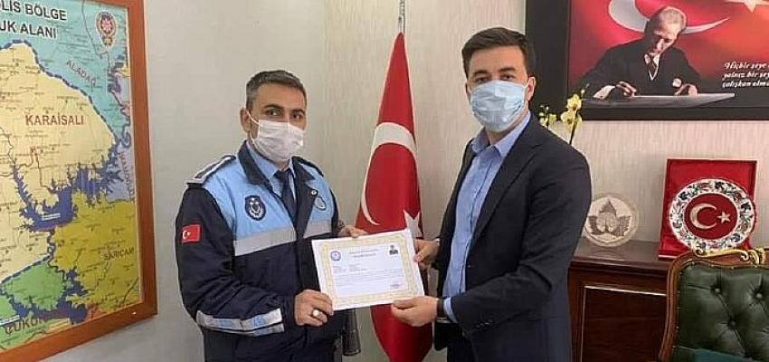 Karaisalı’da Zabıtalara Muvaffakiyet Dokümanı Verildi