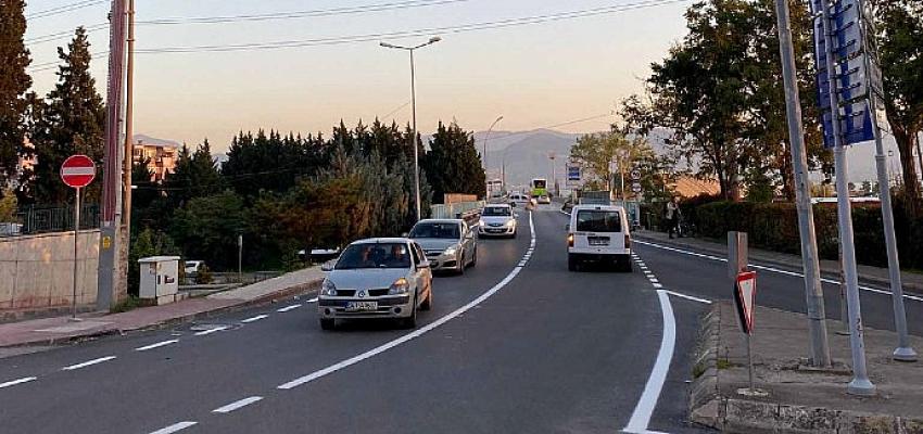 Kuruçeşme’de asfaltlamanın ardındLahza yol çizgileri çekildi