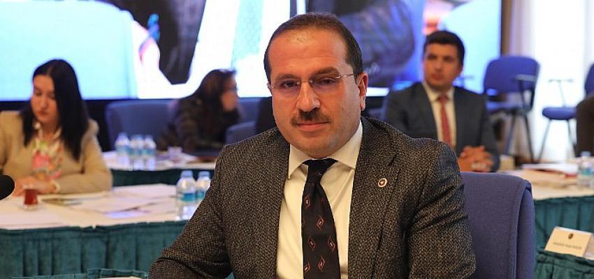 AK Parti İzmir Milletvekili Yaşar Kırkpınar, Türk diplomasisinin son asırların en başarılı dönemini yaşadığına dikkat çekti