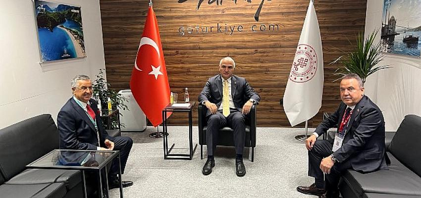 Başkan Topaloğlu, Bakan Ersoy ile Londra Fuarı’nda bir araya geldi