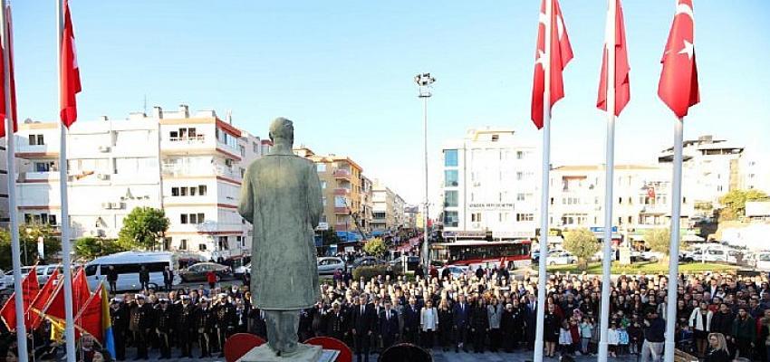 Bayraklı’da hayat iki dakika durdu