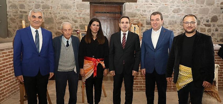 Bergama’da tarihi tören