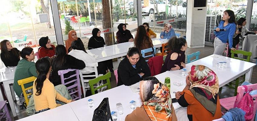 Bornova Belediyesi’nden toplumsal cinsiyet eşitliği eğitimi