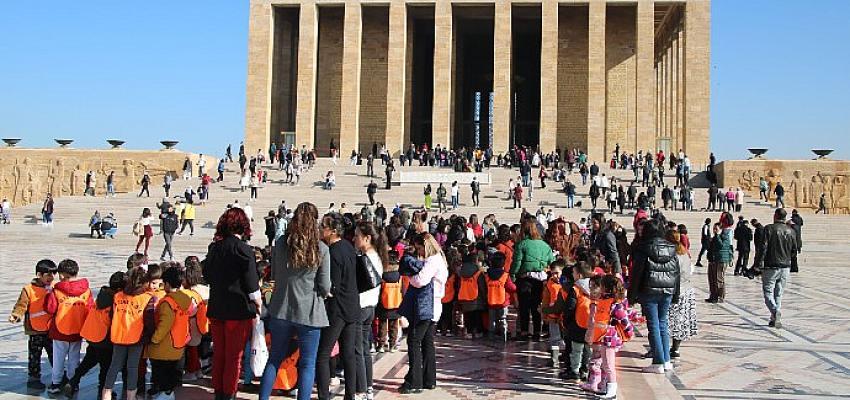 Çankayalı Minikler Anıtkabir’i Ziyaret Etti