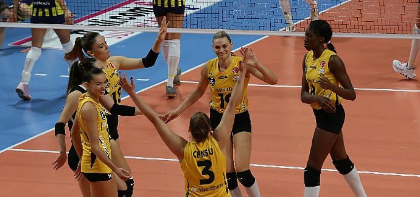 Derbide kazanan 3-1 ile VakıfBank