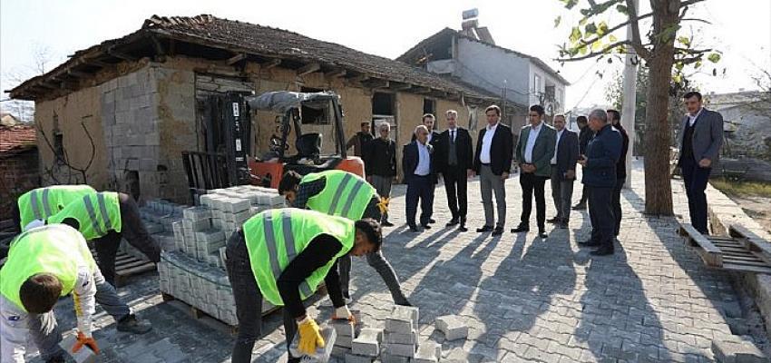 İnegöl Kırsal Mahallelerde Hizmet Atağı Sürüyor