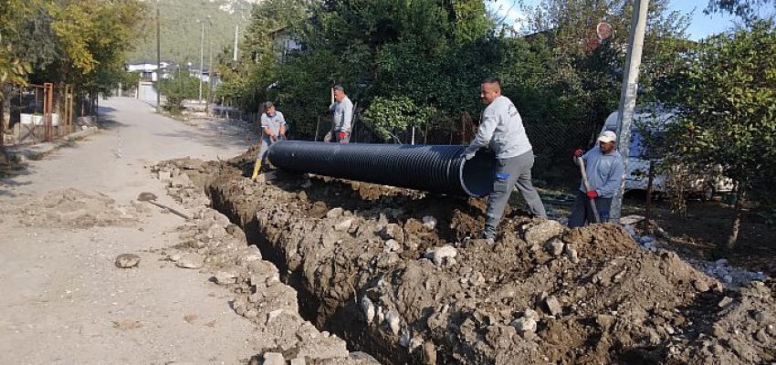 Kemer Belediyesi alt yapı çalışmalarına hızla devam ediyor