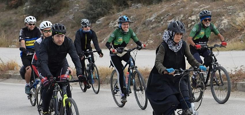 Tarih öncesine pedalladılar