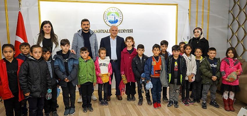 Yahyalı Belediye Başkanı Esat Öztürk Küçük Öğrencilere Belediyeciliği Anlattı