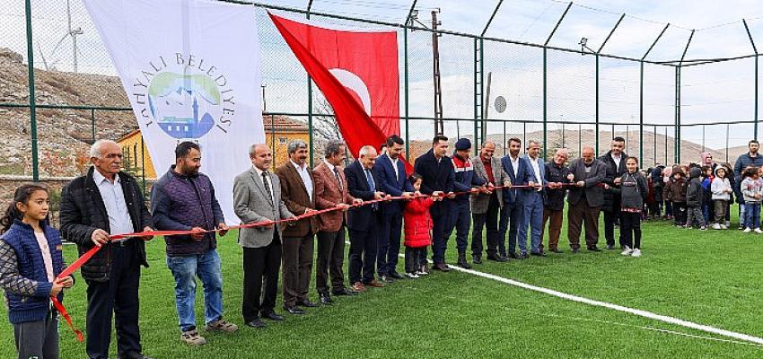 Yahyalı’da Taşhan Mahallesi Halı Sahası Açıldı