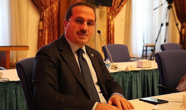 AK Parti İzmir Milletvekili Yaşar Kırkpınar’dan Büyükşehir İhale Tepkisi