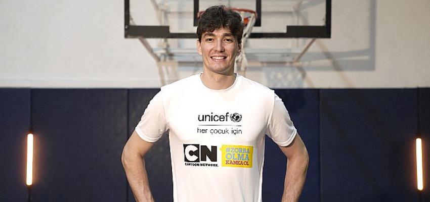 Cedi Osman çocuklara ‘Zorba Olma Kanka Ol’ dedi