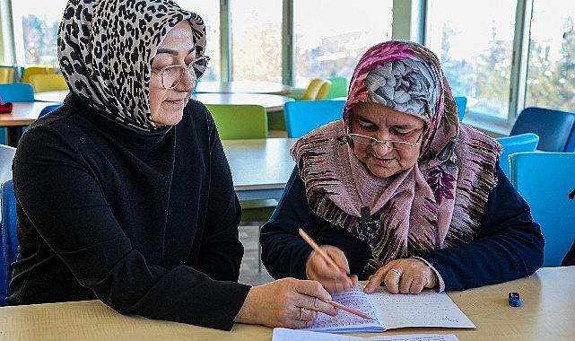 Van’lı Kadınlar Büyükşehir’le Okuma-Yazma Öğreniyor