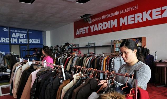 Antalya Büyükşehir Belediyesi Depremzedeler İçin Doğu Garajı Giyim Bankası Açtı