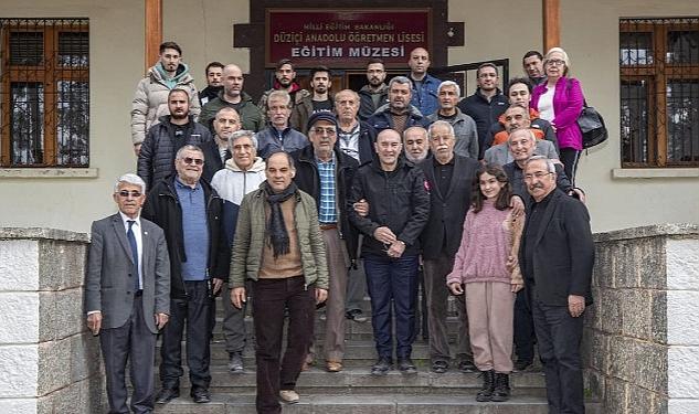 Başkan Soyer Osmaniye’de yıkılmayan köy enstitüsünü örnek gösterdi