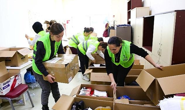 Bayraklı’da büyük deprem dayanışması