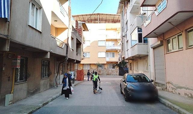 Bornova’da farkındalık yaratan temizlik çalışması