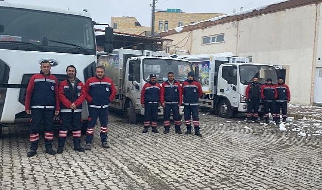 Deprem Bölgesine 3 Temizlik Aracı ve 14 Personel Daha Gönderildi