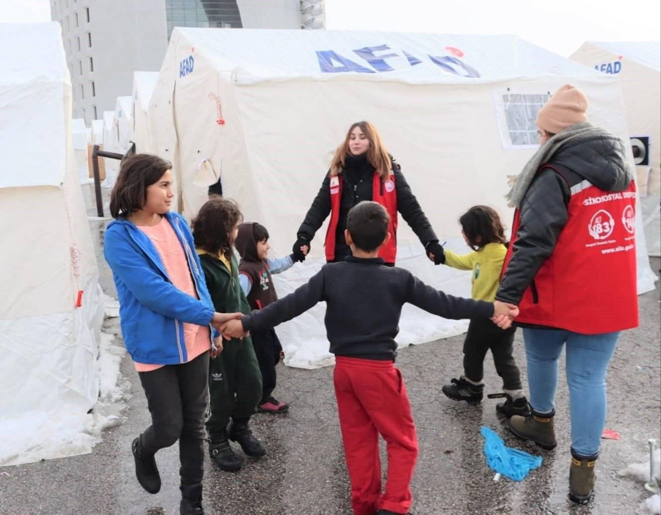 Depremden Etkilenen Çocuklara Nasıl Yaklaşmalıyız ?