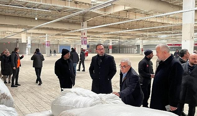 Depremin toplanacağı merkezde hazırlıklar devam ediyor