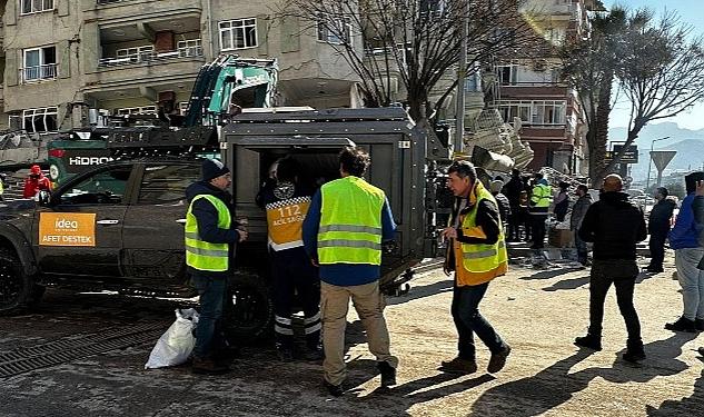 Depremin yaralarını hep birlikte sarıyoruz