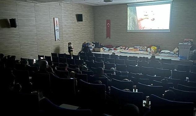 Depremzede Çocuklara Sinema Sürprizi