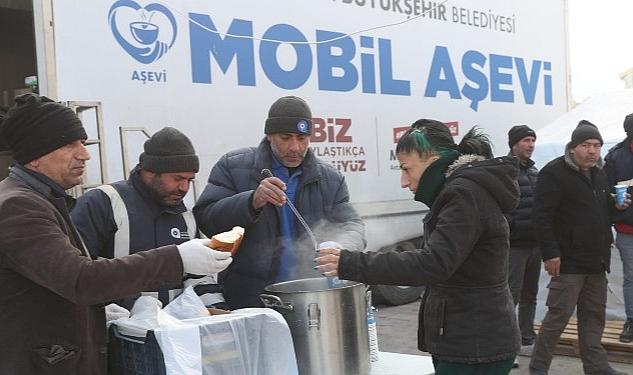 Hatay’da depremzede ve görevli personele sıcak yemek