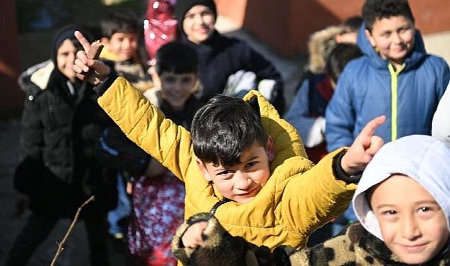 Kartepe Belediyesi Hatay/Defne’de Yaraları Sarıyor