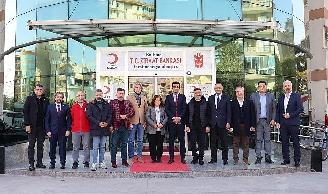 Kızılay İzmir Şubelerinden “Kan Bağışı” Seferberliği: “Egeliler Kan Vermeye”