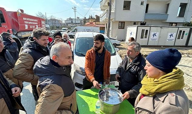 Küçükçekmece Belediyesi’nden Hatay’da Günlük 5 Bin Kişiye Sıcak Yemek Desteği