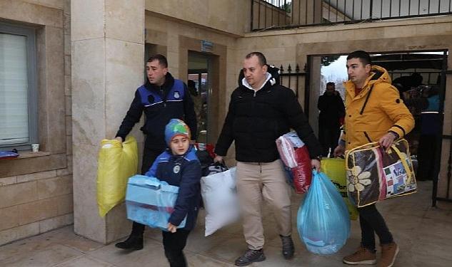 Menderes Belediyesi’nden deprem bölgesine yardım kampanyası