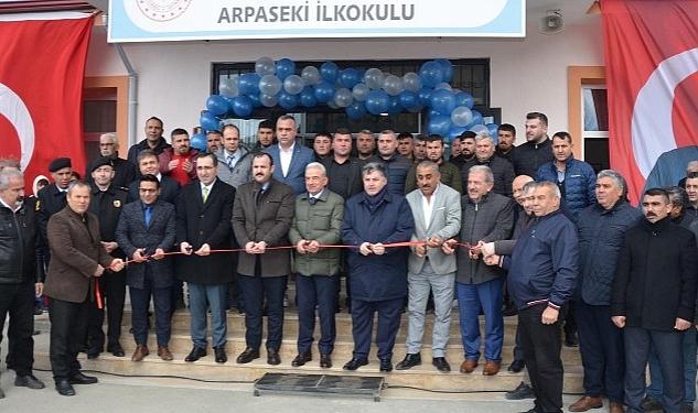 Kınık Arpaseki Köyü’ne Çocukları Sevindiren Hediye