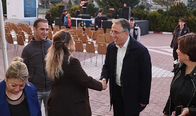 Nevşehir Belediye Başkanı Dr. Mehmet Savran, orucunu deprem bölgesinden gelen ailelerle birlikte KYK Yurdunda açtı