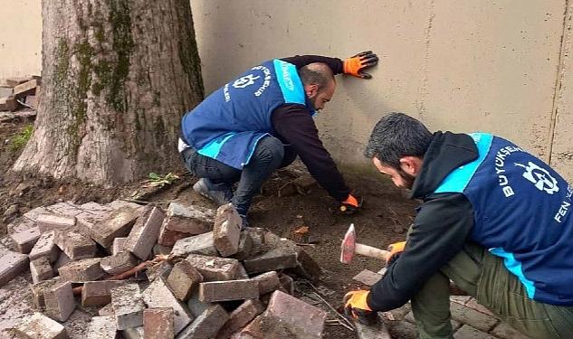 Yol Bakım Timi, Seka Devlet Hastanesi kaldırımlarını onardı