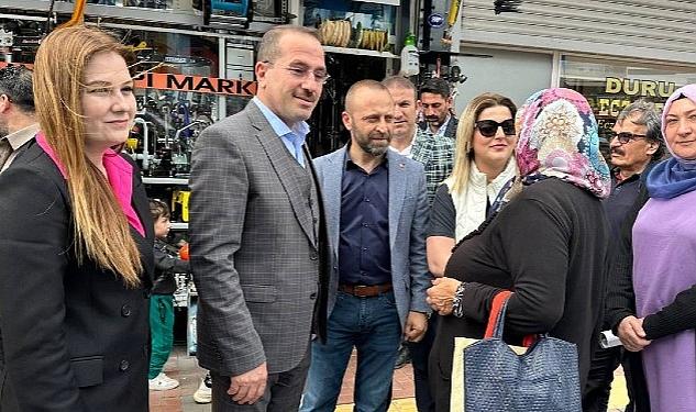 AK Parti İzmir Milletvekili Kırkpınar, Aliağa’da vatandaşları telefonla arayarak Cumhurbaşkanı Erdoğan’ın katılacağı mitinge davet etti