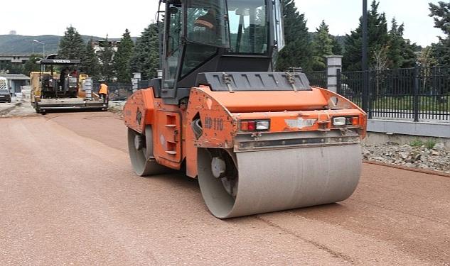 Derince Millet Bahçesi çevresine asfalt ve yaya kaldırımı