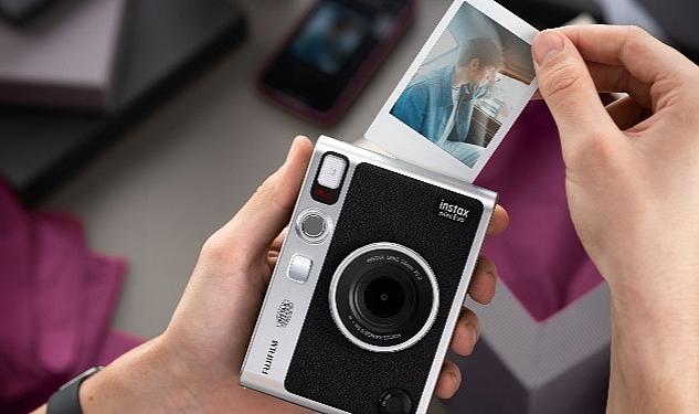 Fujifilm instax’ın yeni modelleri Anneler Günü’nün favori hediyesi olacak