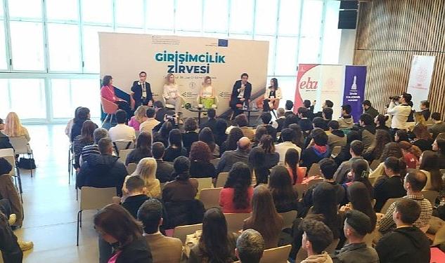 İzmir’de Türkiye’nin İlk “Lise Girişimcilik Zirvesi” Gerçekleştirildi