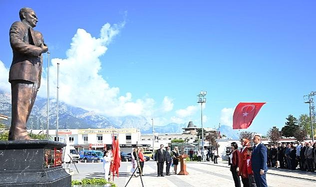 Kemer’de 23 Nisan Ulusal Egemenlik ve Çocuk Bayramı kutlandı