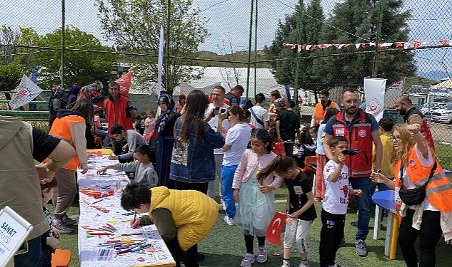 Koç Topluluğu Şirketleri ve Gönüllülerinden 23 Nisan Ulusal Egemenlik ve Çocuk Bayramı’nda Deprem Bölgesindeki Çocuklara Destek