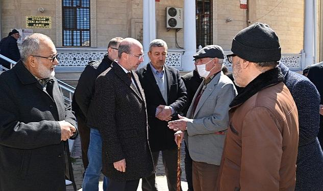 Selçuklu Belediye Başkanı Ahmet Pekyatırmacı “Cuma Buluşmaları” kapsamında Yazır Mahallesi Otogar Zeki Altındağ Camii’nde mahalle sakinleri ile bir araya geldi