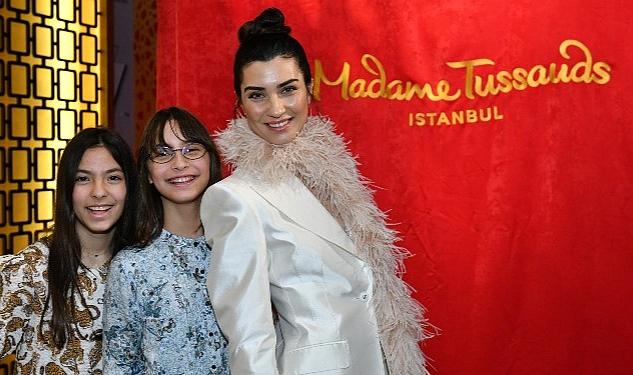 Sinema ve televizyon dünyasının başarılı oyuncusu Tuba Büyüküstün, Madame Tussauds İstanbul’un yıldızlar geçidindeki yerini aldı!