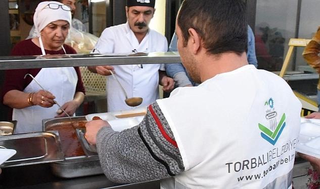 Torbalı Belediyesi depremzede iftar