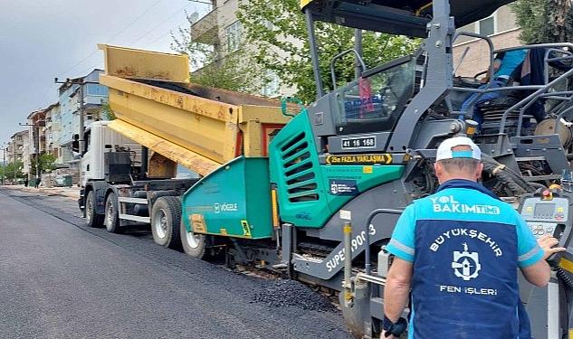 Yol Bakım Timi, Körfez Hamit Kaplan Caddesini asfaltladı