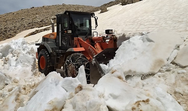 Antalya Büyükşehir ekiplerinden Mayıs ayında kar mesaisi