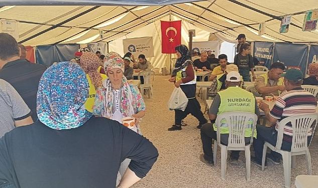 Antalya Büyükşehir’in deprem bölgesine yardımları sürüyor