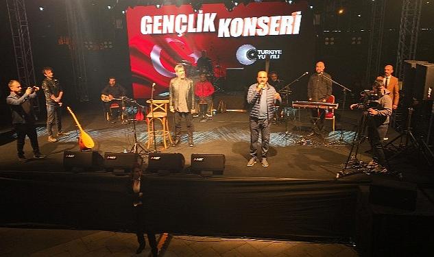 Başkan Altay, Uğur Işılak Konserinde Konyalıların Coşkusuna Ortak Oldu