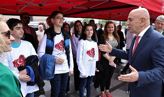 Başkan Altınok Atatürk’ü Andı, Gençleri Tebrik Etti